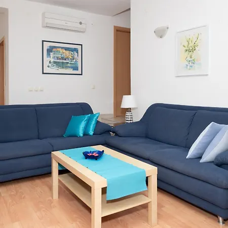 Mira Villa
